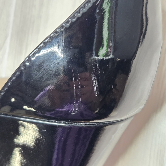 Elegant Black Patent Leather Wedge Sandals - Picture 8 of 10